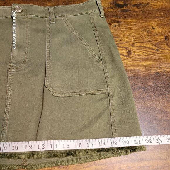 American Eagle Mini Skirt 14 Super Stretch X Button Flap Raw Hem Olive Country - Picture 8 of 10